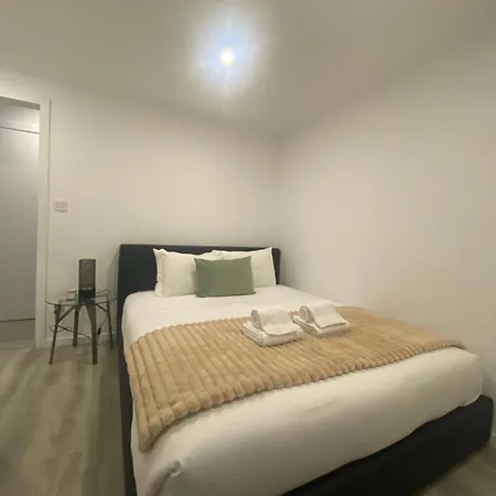 Spacious Duplex With 4 Bedrooms And 4 Bathrooms For 8 Guests Apartman
