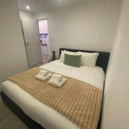 Apartman Spacious Duplex With 4 Bedrooms And 4 Bathrooms For 8 Guests Porto